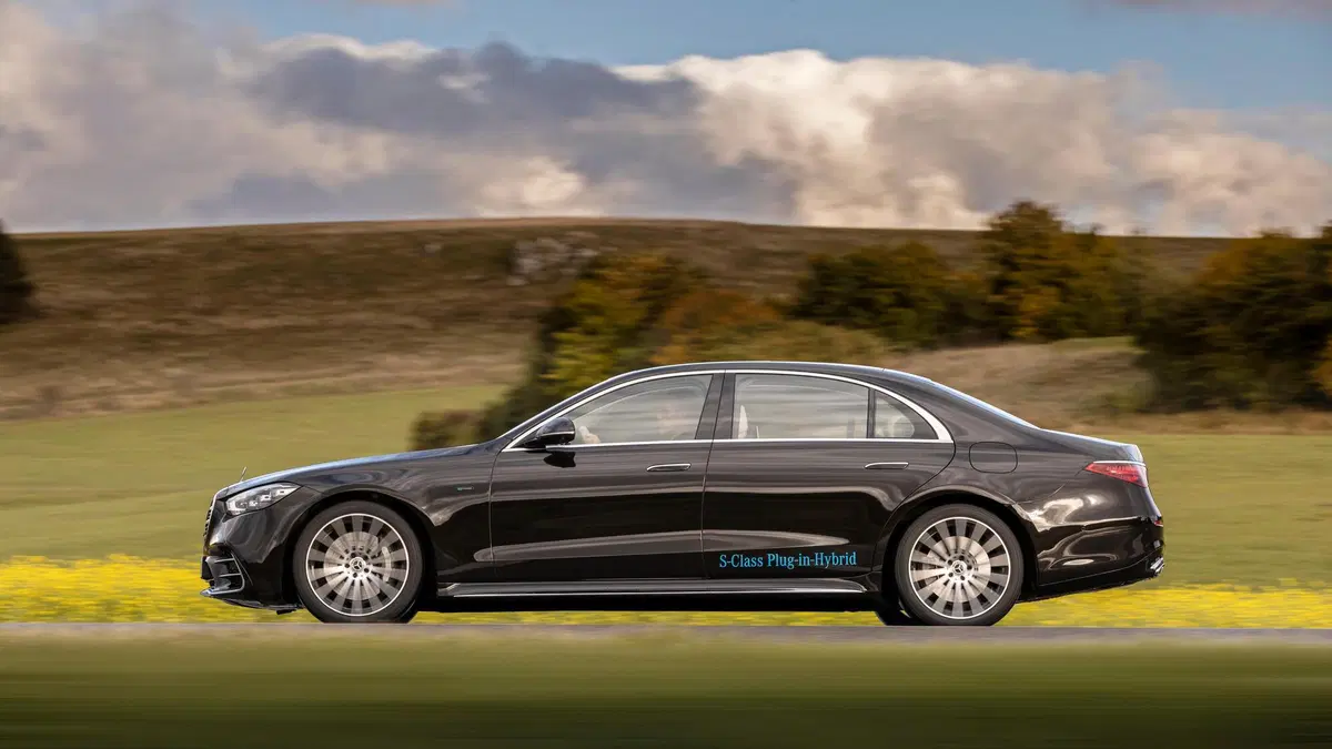 Mercedes Classe S580e | 510 CV plugin hybrid con 100 km di autonomia elettrica (6)