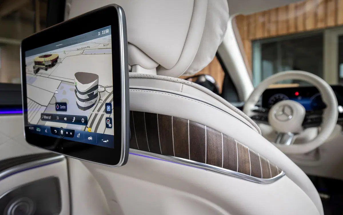 Mercedes Classe S580e | 510 CV plugin hybrid con 100 km di autonomia elettrica (20)