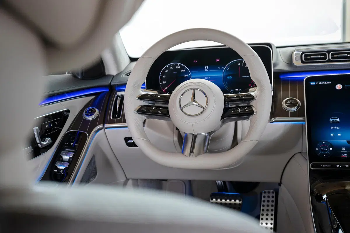 Mercedes Classe S580e | 510 CV plugin hybrid con 100 km di autonomia elettrica (26)