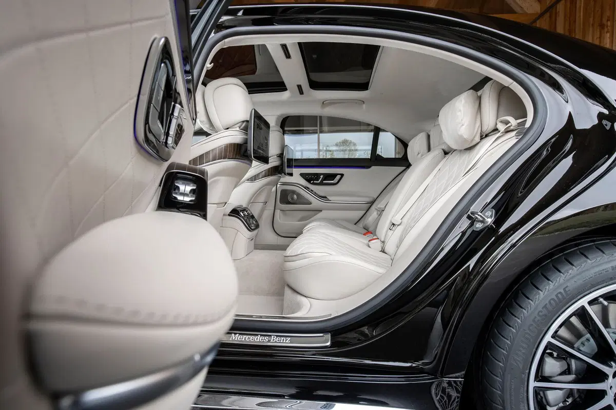 Mercedes Classe S580e | 510 CV plugin hybrid con 100 km di autonomia elettrica (31)
