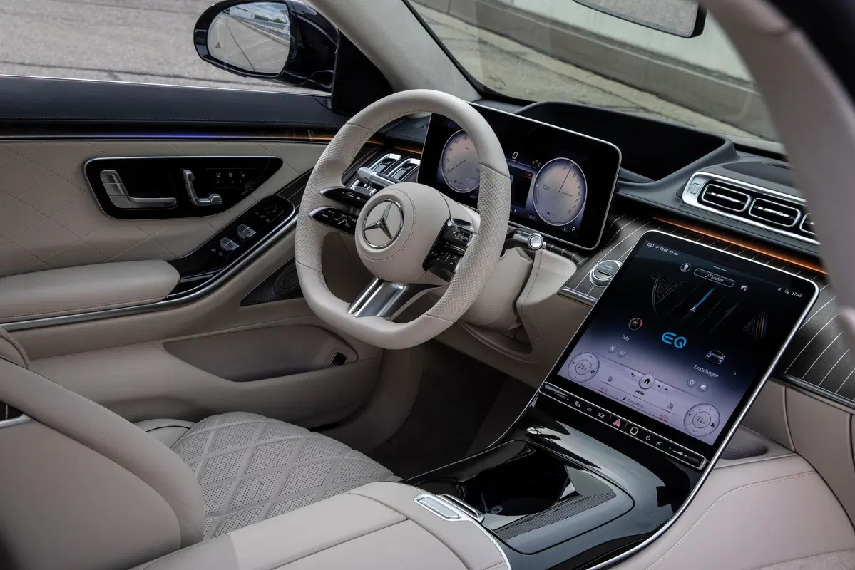Mercedes Classe S580e | 510 CV plugin hybrid con 100 km di autonomia elettrica (32)