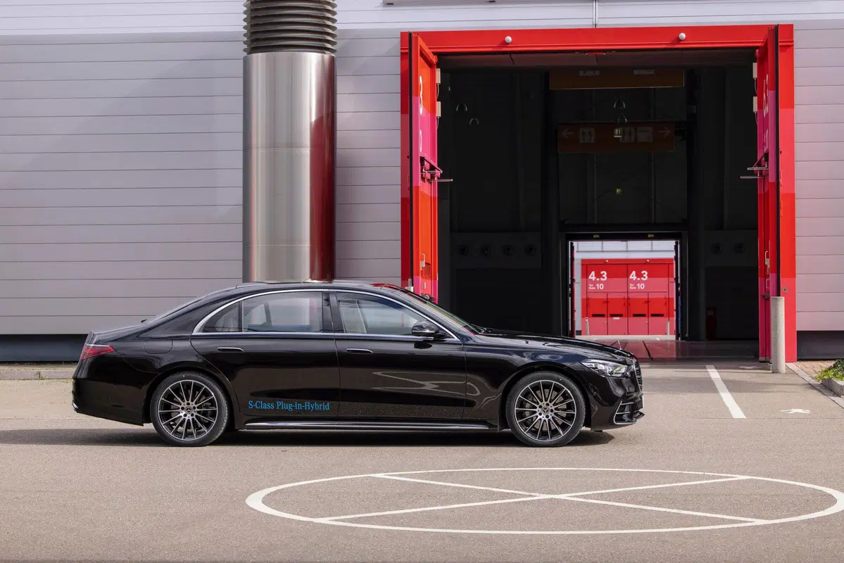 Mercedes Classe S580e | 510 CV plugin hybrid con 100 km di autonomia elettrica (4)
