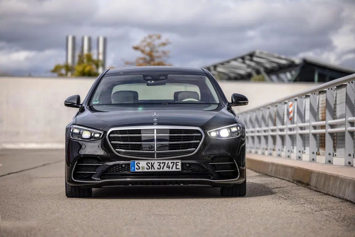 Mercedes Classe S580e | 510 CV plugin hybrid con 100 km di autonomia elettrica (3)
