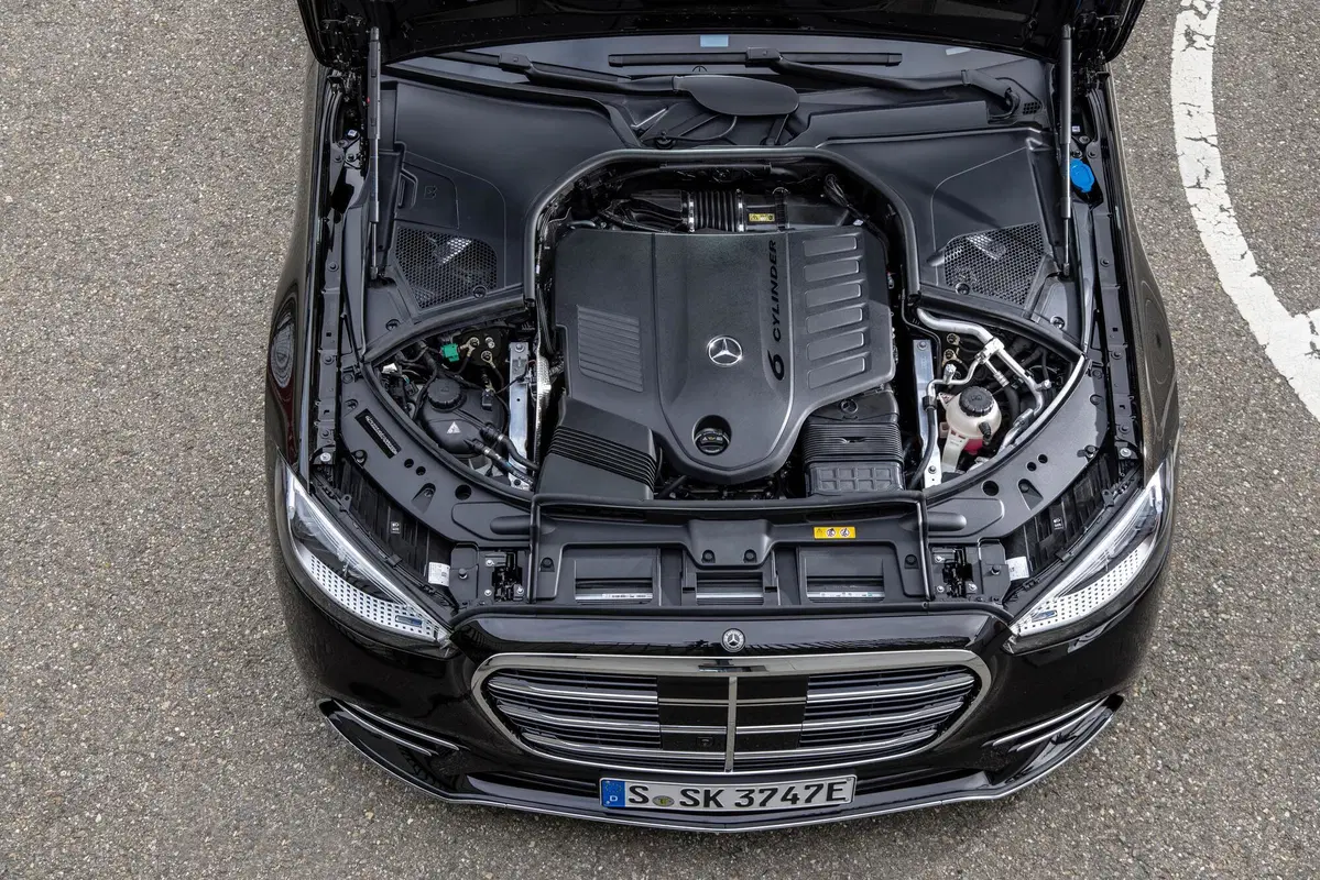 Mercedes Classe S580e | 510 CV plugin hybrid con 100 km di autonomia elettrica (37)