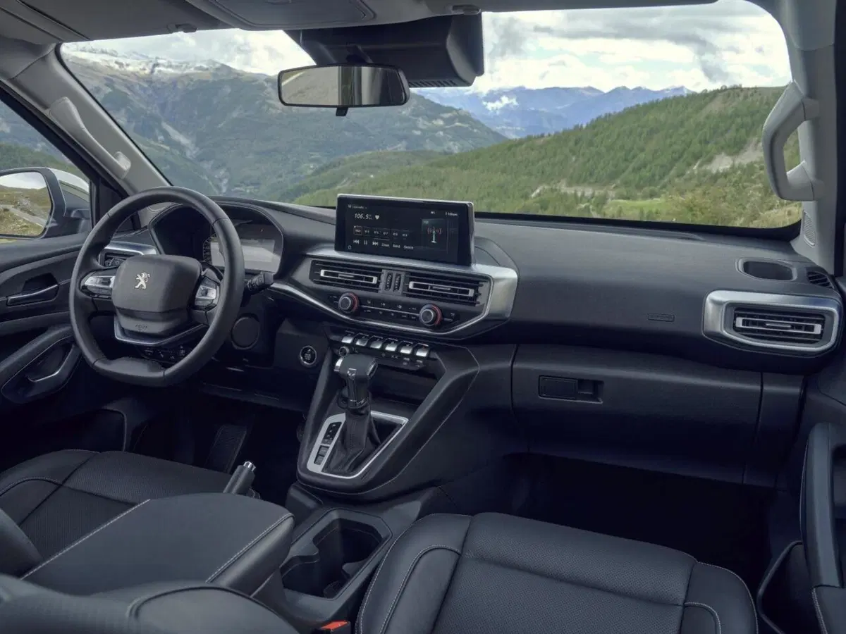 Peugeot Landtrek, in America il Leone ha il suo pick-up (12)