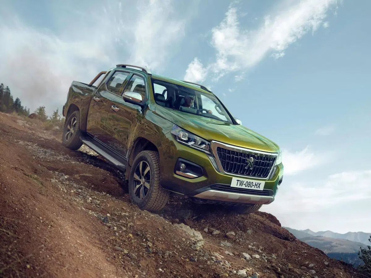 Peugeot Landtrek, in America il Leone ha il suo pick-up (14)
