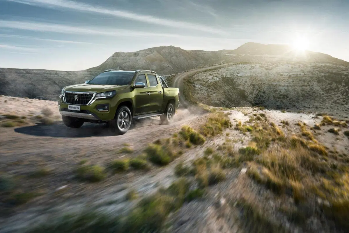 Peugeot Landtrek, in America il Leone ha il suo pick-up (17)