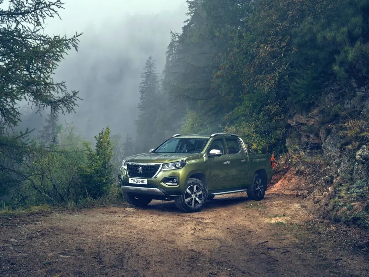 Peugeot Landtrek, in America il Leone ha il suo pick-up (23)