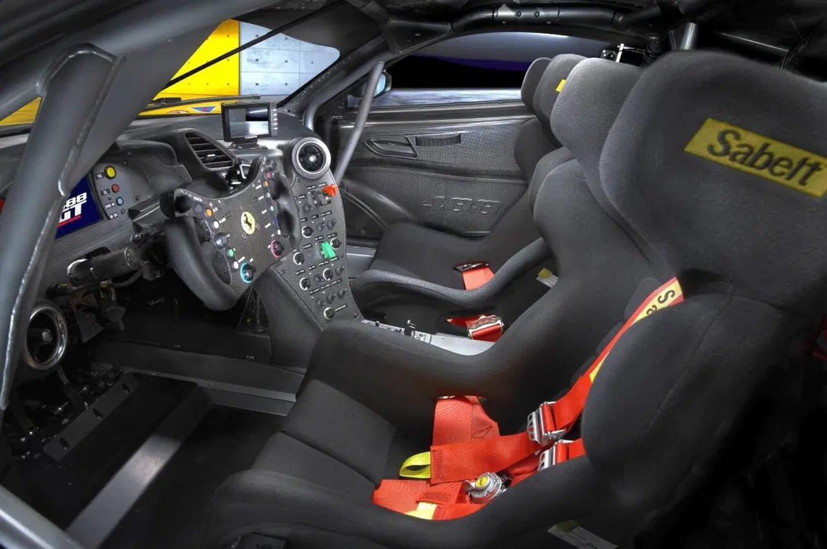 Ferrari 488 GT Modificata, per la pista ma senza limiti (3)
