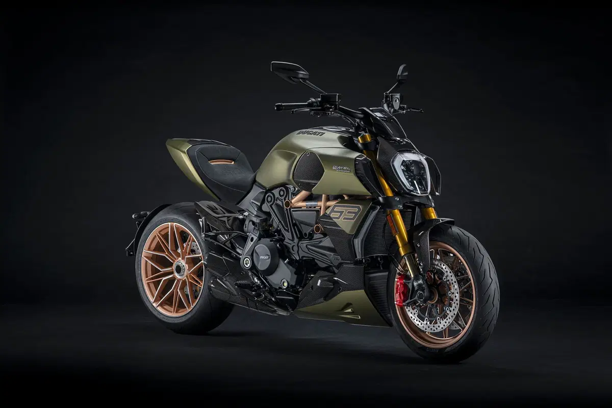Ducati Diavel 1260 Lamborghini, Borgo Panigale e Sant'Agata si stringono la mano (4)