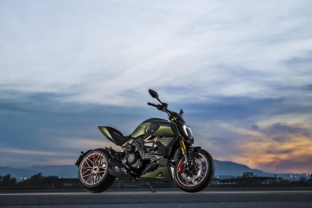Ducati Diavel 1260 Lamborghini, Borgo Panigale e Sant'Agata si stringono la mano (13)