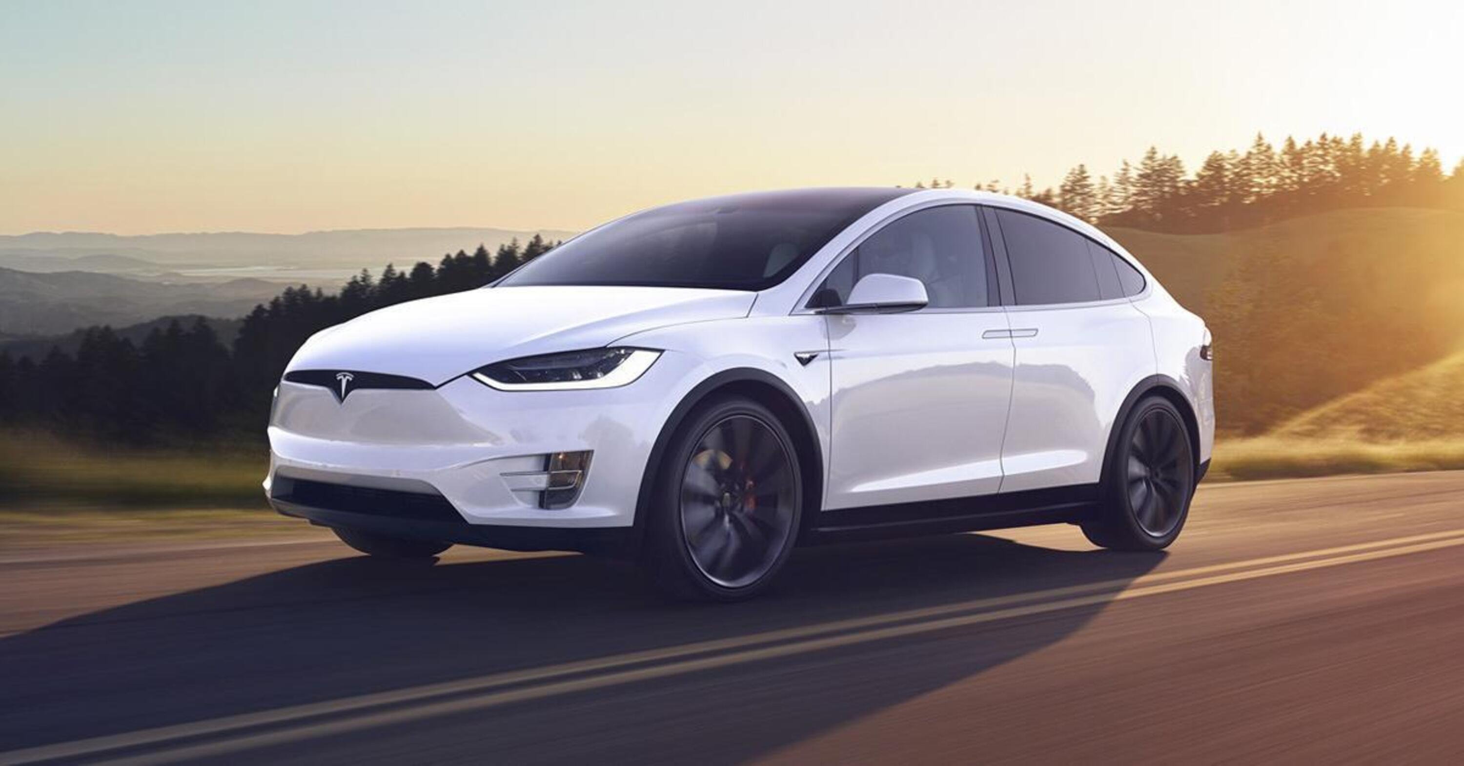 Tesla, Problemi costruttivi alle Model X e Model Y: 9500 auto tornano dal concessionario