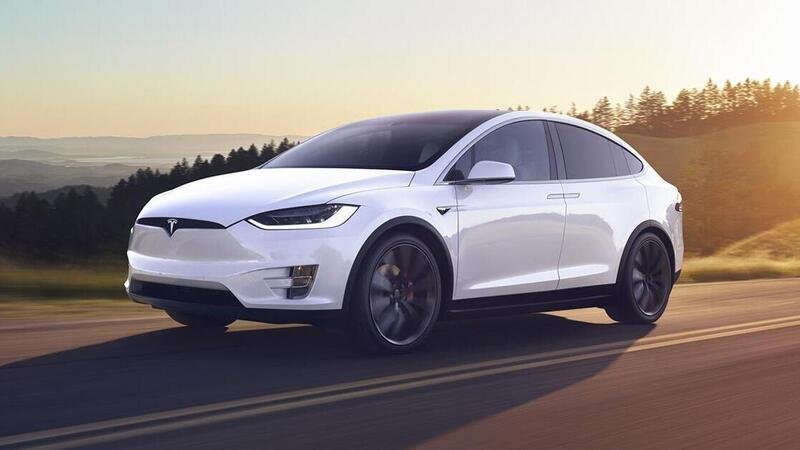 Tesla, Problemi costruttivi alle Model X e Model Y: 9500 auto tornano dal concessionario