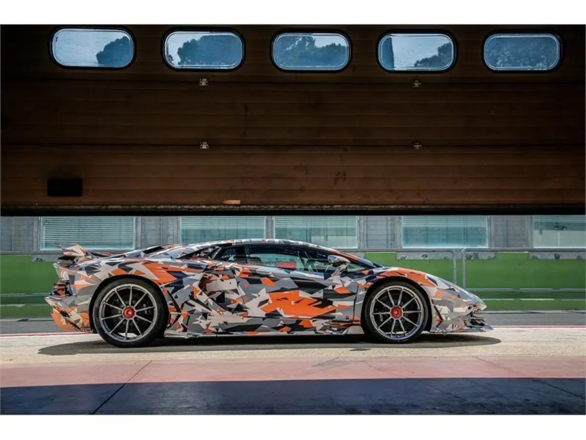Supercar Plugin made in Emilia? No turbo? Nuova Lamborghini V12 PHEV [Aventador ibrida] (8)