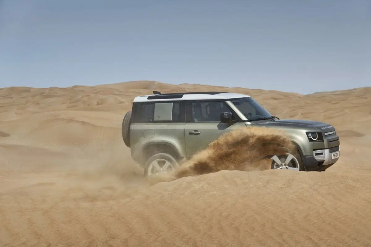 Nuovo Land Rover Defender: il ritorno della leggenda al Salone di Francoforte 2019 (2)
