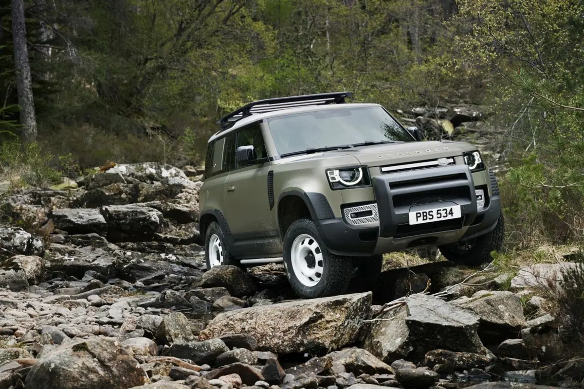 Nuovo Land Rover Defender: il ritorno della leggenda al Salone di Francoforte 2019 (17)