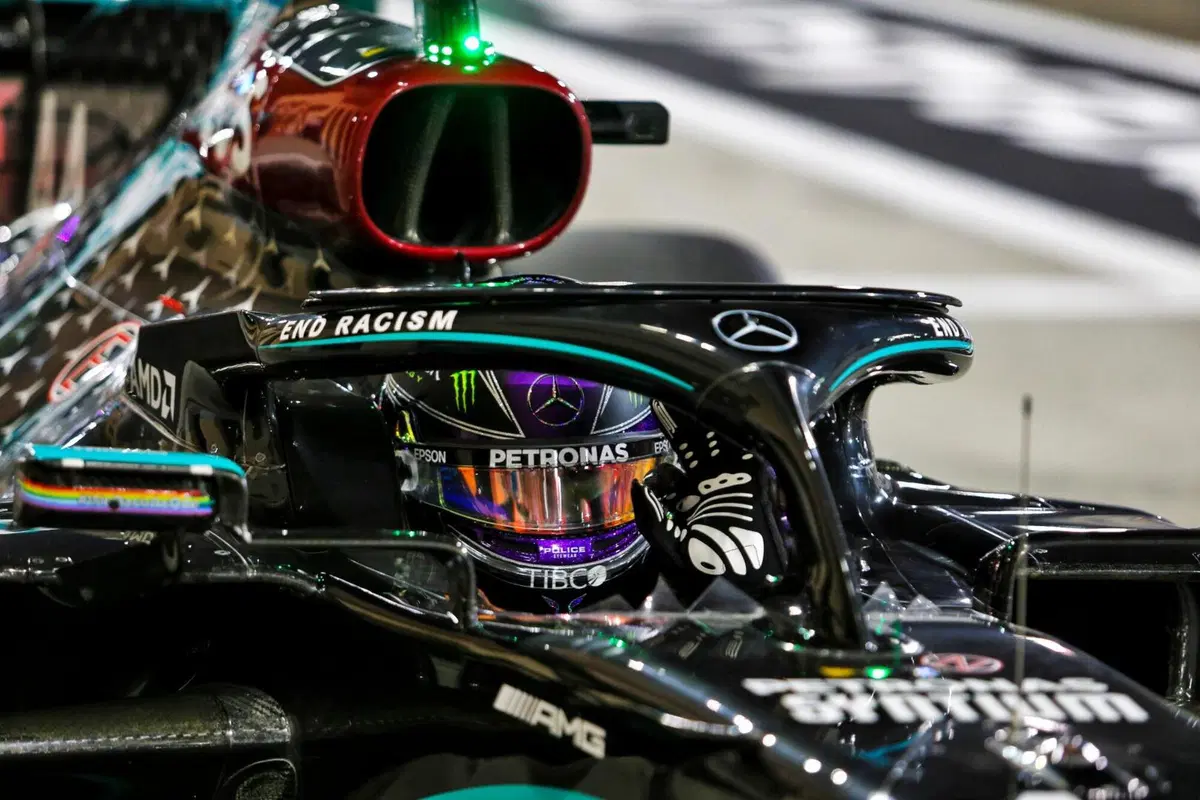 F1, GP Bahrain 2020: vince Hamilton. Grosjean, che paura (14)