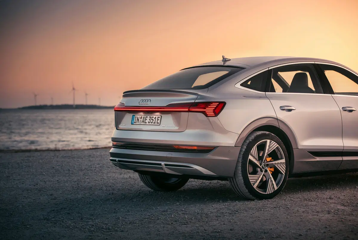 Audi e-tron Sportback, debutto al Salone di Los Angeles (7)