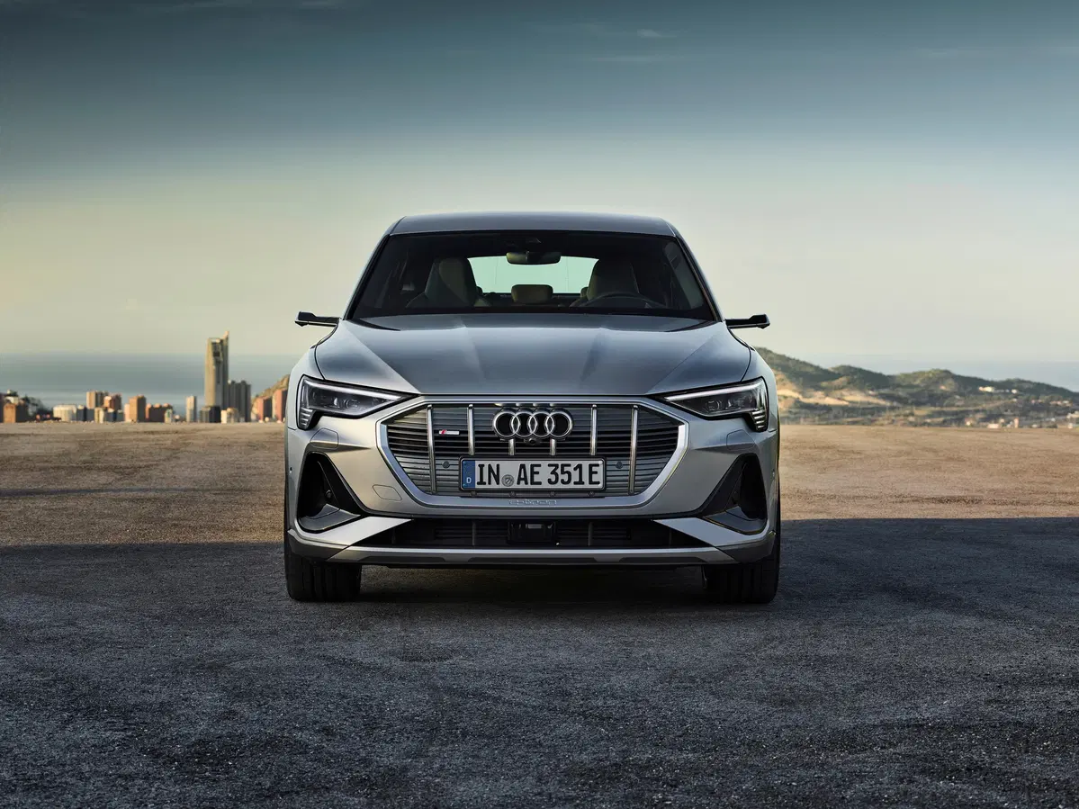 Audi e-tron Sportback, debutto al Salone di Los Angeles (12)