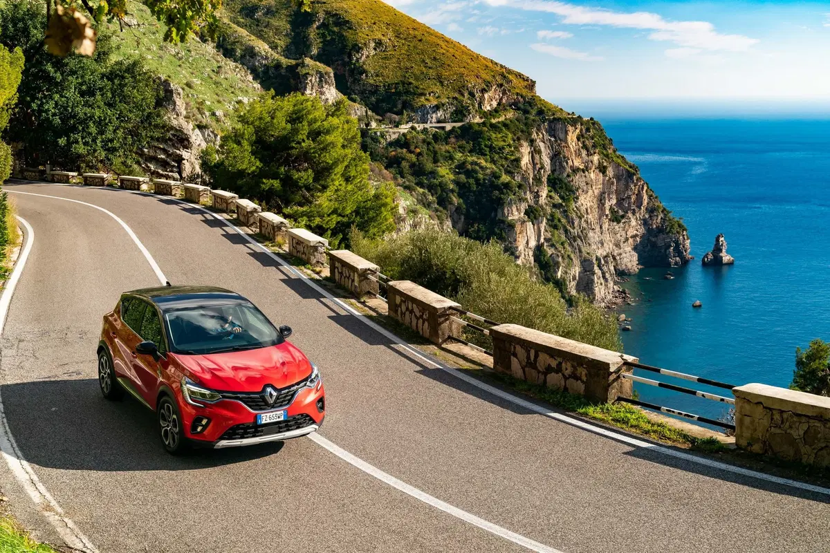 Renault Captur 2020, TEST: SUV compatto ancora più maturo [Video] (25)