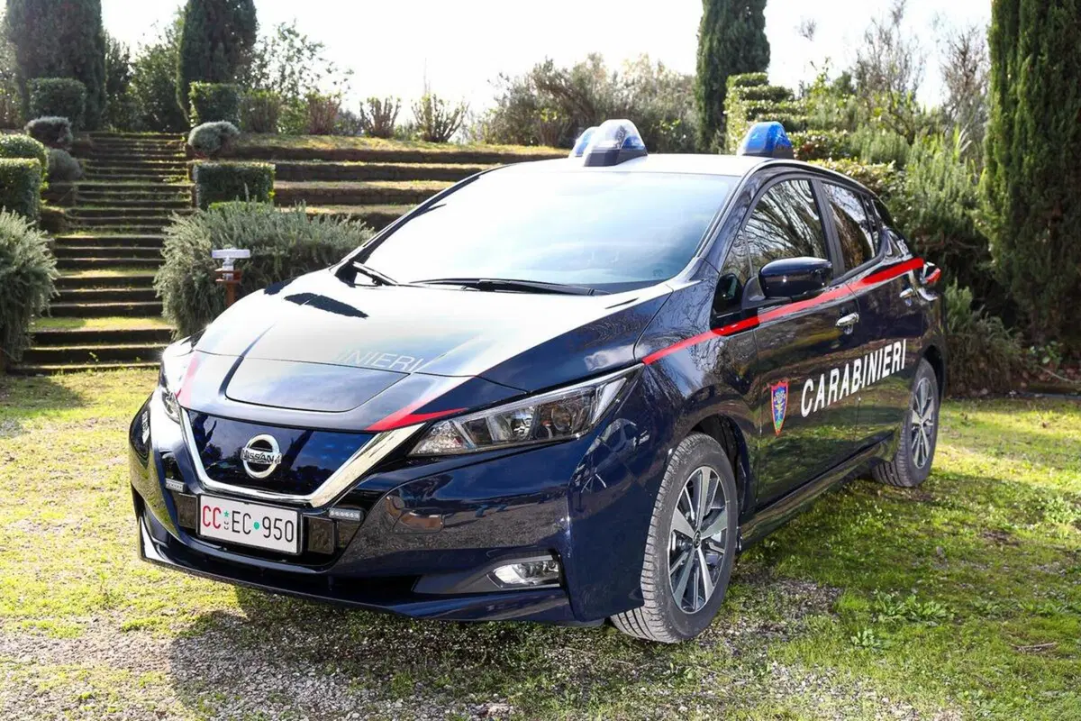 Auto elettriche per i Carabinieri: l'Arma sceglie la Nissan Leaf (5)