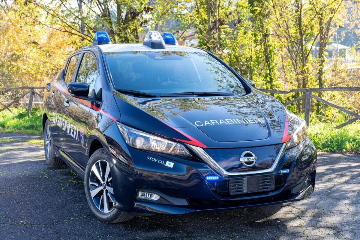 Auto elettriche per i Carabinieri: l'Arma sceglie la Nissan Leaf (11)