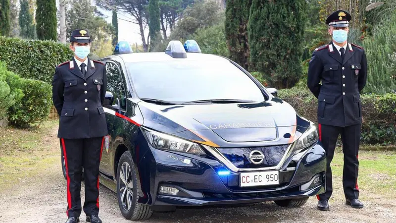 Auto elettriche per i Carabinieri: l'Arma sceglie la Nissan Leaf