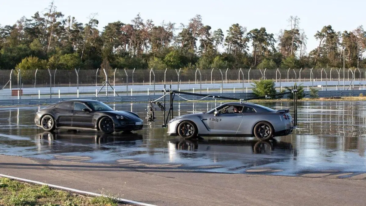 La Porsche Taycan entra nel Guinness con il record di derapata [Video] (38)