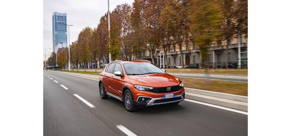 Fiat Tipo Cross: così la Tipo diventa un po' SUV (5)