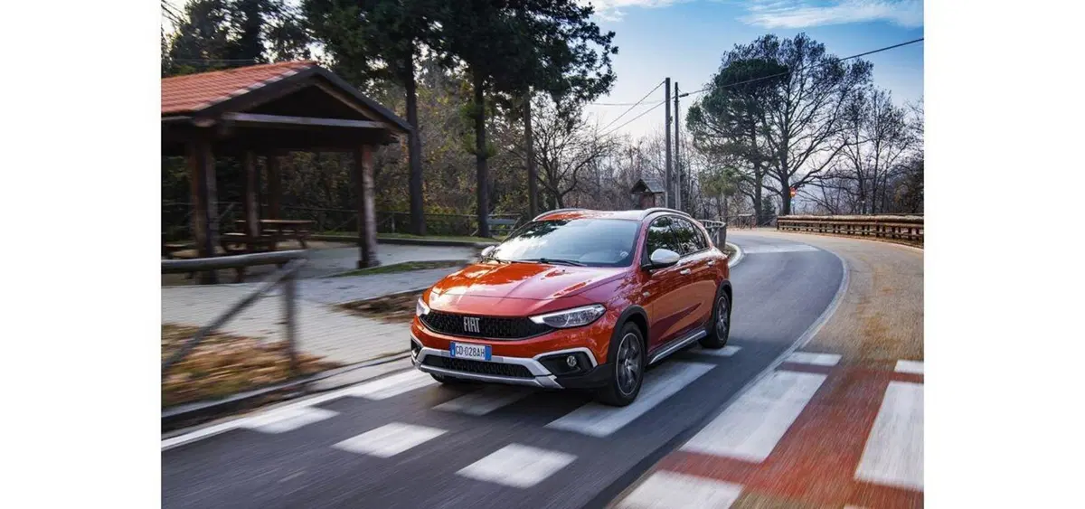Fiat Tipo Cross: così la Tipo diventa un po' SUV (6)