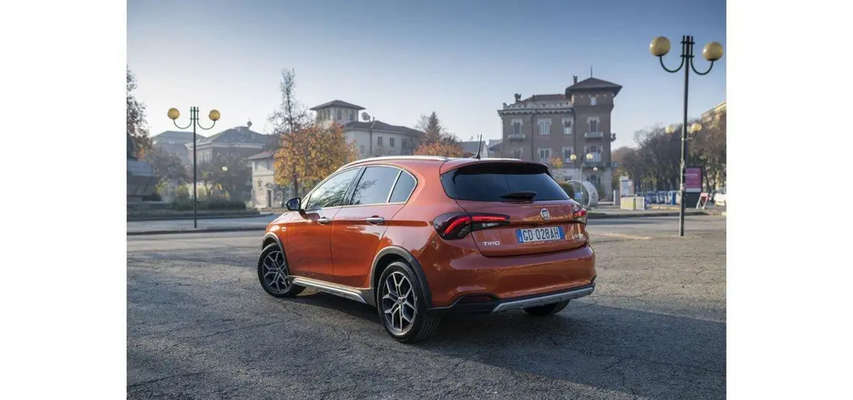 Fiat Tipo Cross: così la Tipo diventa un po' SUV (10)