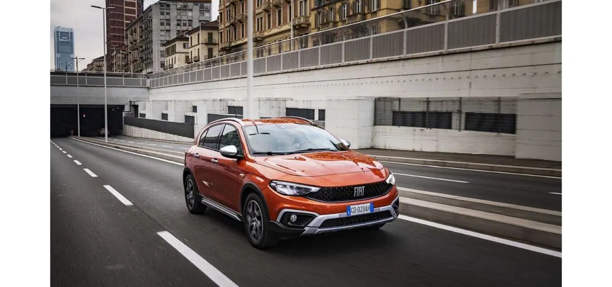Fiat Tipo Cross: così la Tipo diventa un po' SUV (11)