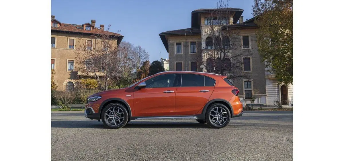 Fiat Tipo Cross: così la Tipo diventa un po' SUV (12)