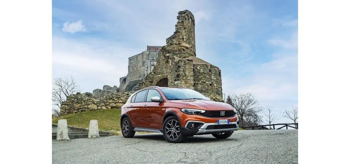 Fiat Tipo Cross: così la Tipo diventa un po' SUV (13)
