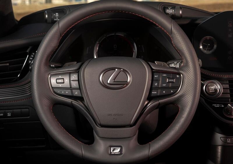 Lexus LS (2017->>) (11)