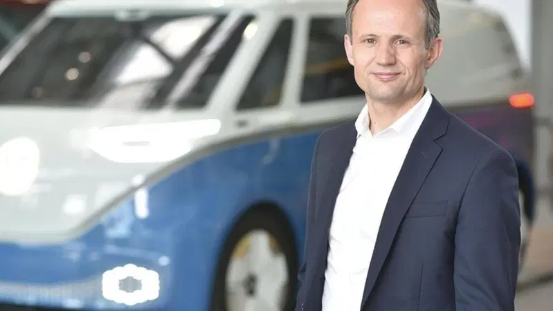Alex Hitzinger, Volkswagen: "Il futuro dell'industria automotive? Sar&agrave; un affare per pochi"