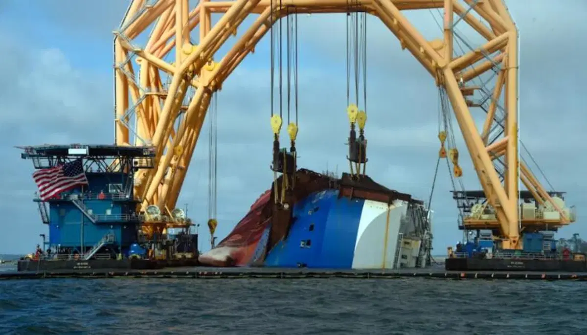4000 auto in fondo al mare: le spettacolari immagini del recupero [FOTO e VIDEO] (2)