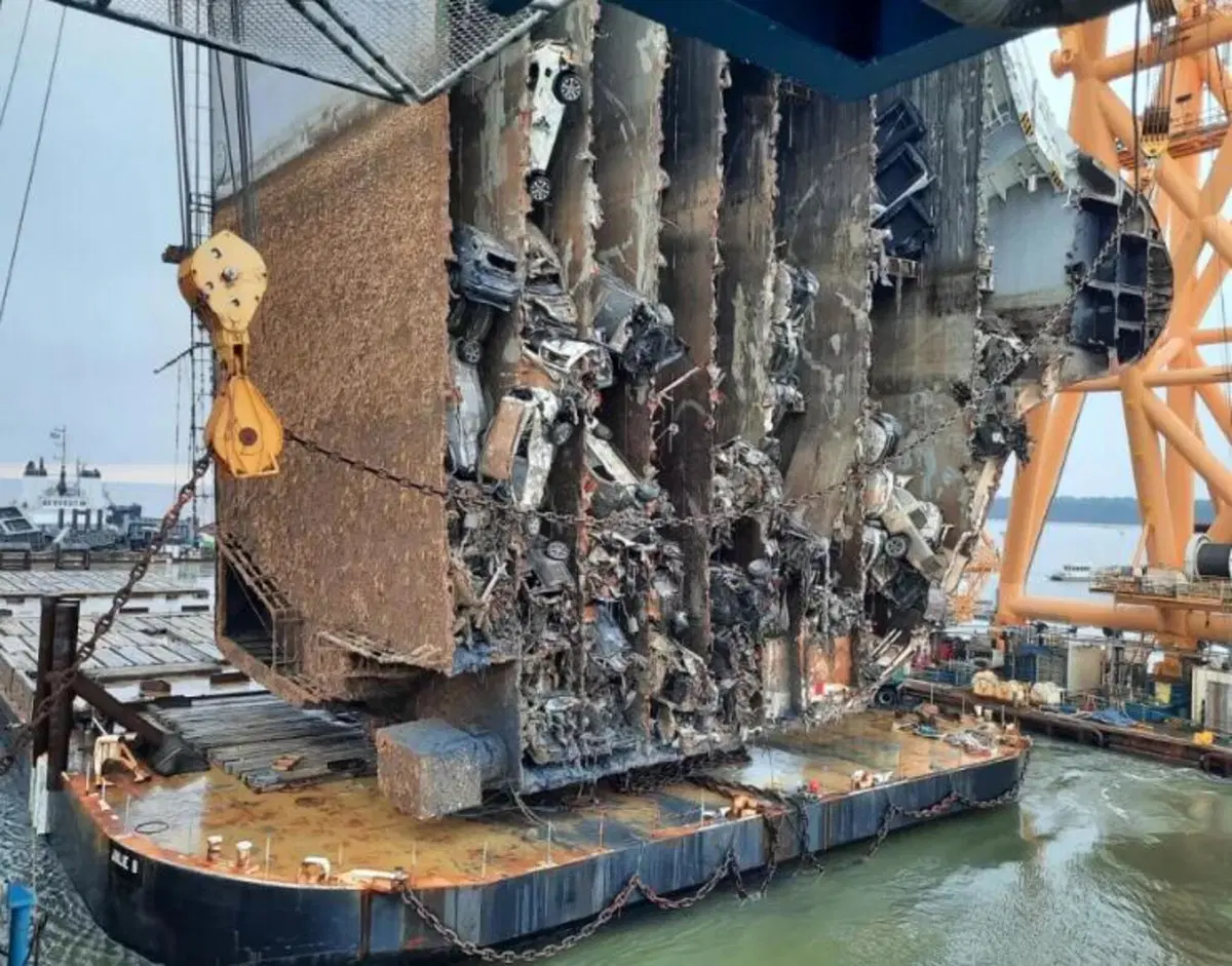 4000 auto in fondo al mare: le spettacolari immagini del recupero [FOTO e VIDEO] (8)