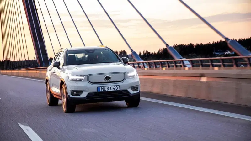 Aiuto, Volvo e il suo capo vogliono uccidere le auto benzina e diesel in meno di 10 anni?