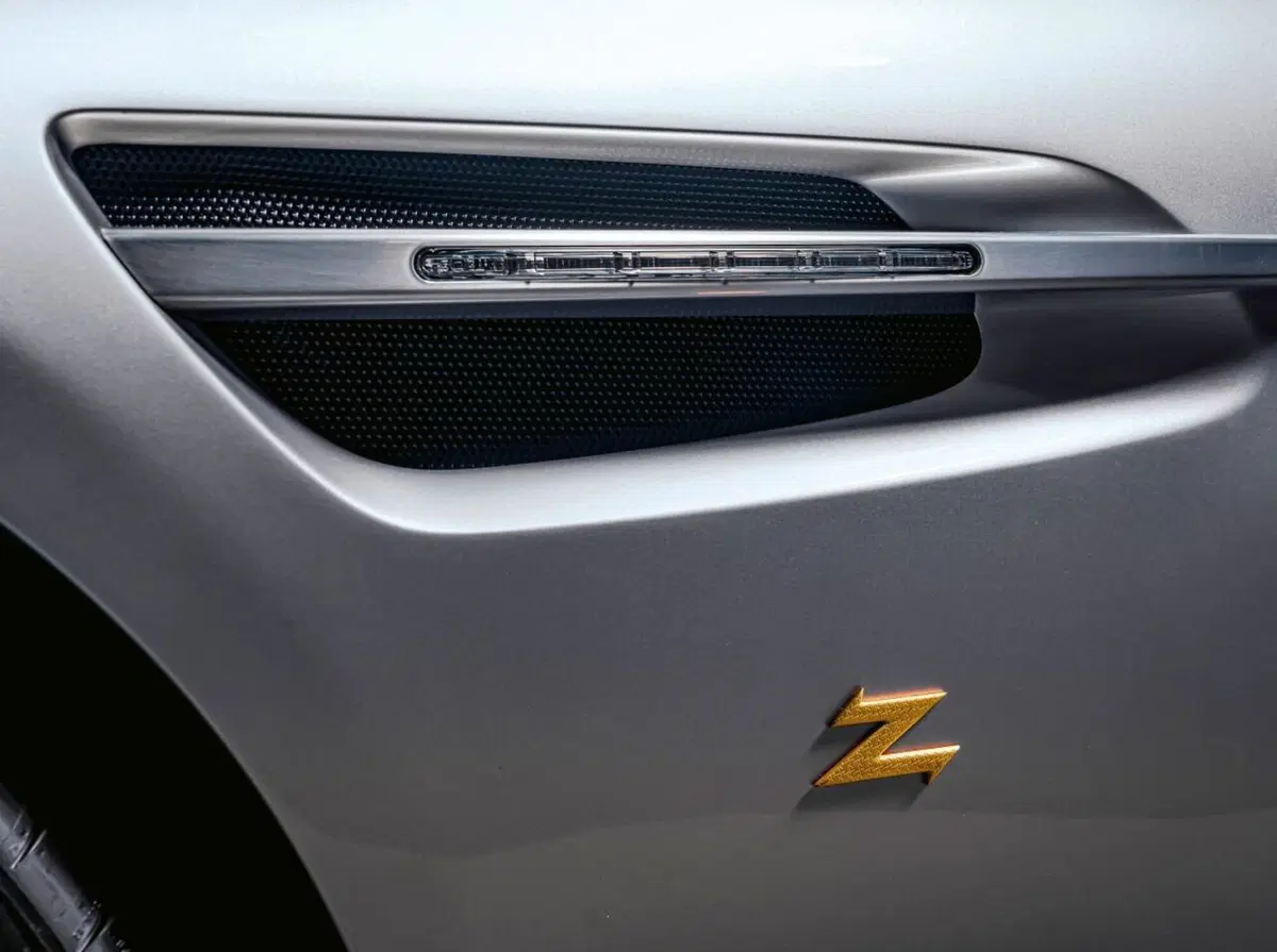 Aston Martin Vantage V12 Zagato Heritage TWINS R-Reforged  (5)