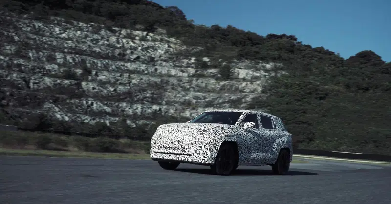 La nuova auto elettrica Lexus? Una Direct4 con "firma di trazione" integrale per dinamica top [arriva in estate]