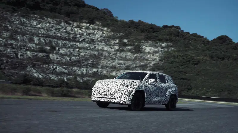 La nuova auto elettrica Lexus? Una Direct4 con "firma di trazione" integrale per dinamica top [arriva in estate]