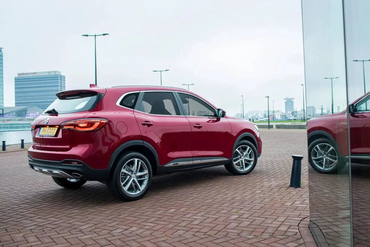 La MG auto rinasce anche in Italia: ecco il Crossover Plugin EHS con il 1.5 ibrido [video] (7)