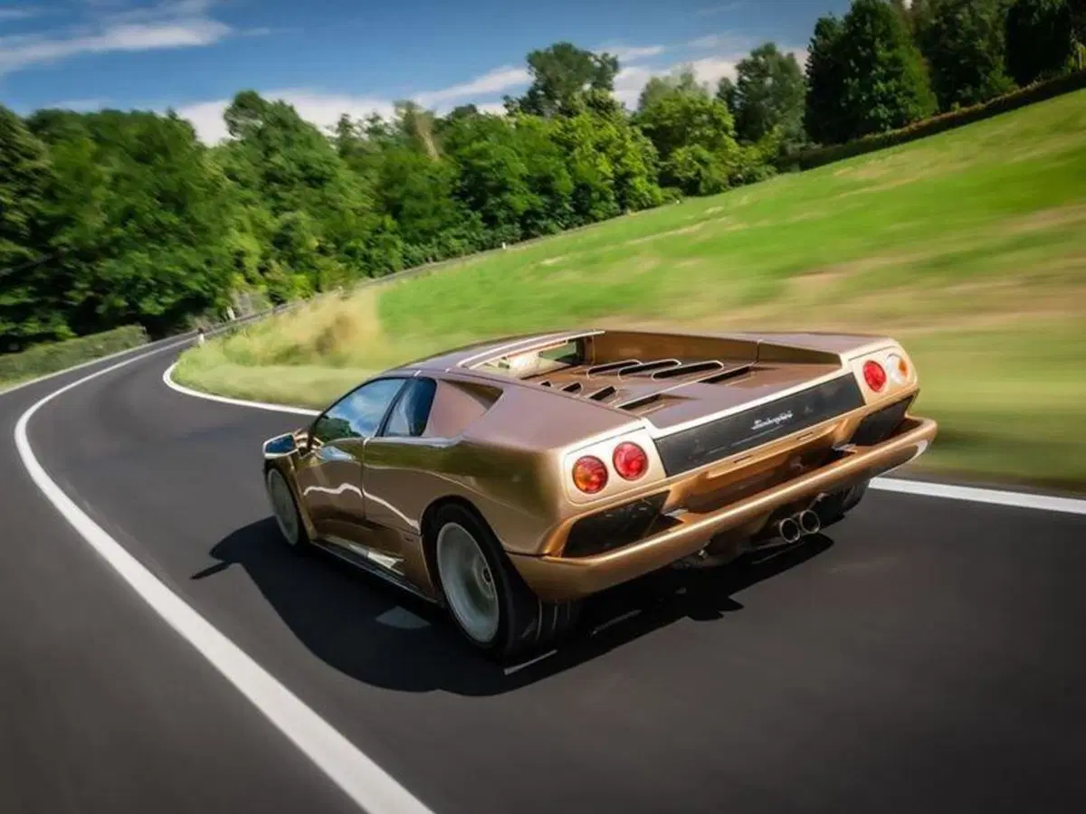 La Lamborghini Diablo compie 30 anni (9)