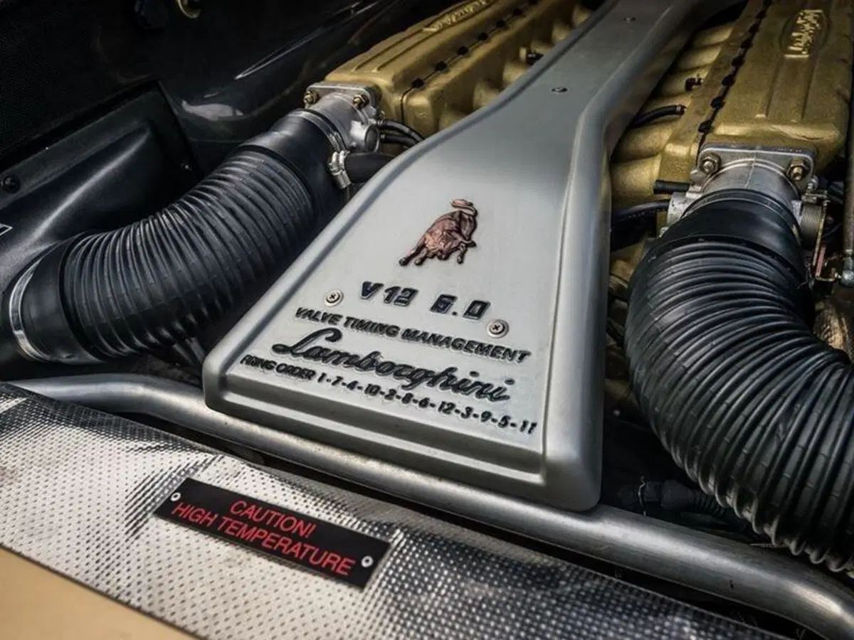 La Lamborghini Diablo compie 30 anni (16)