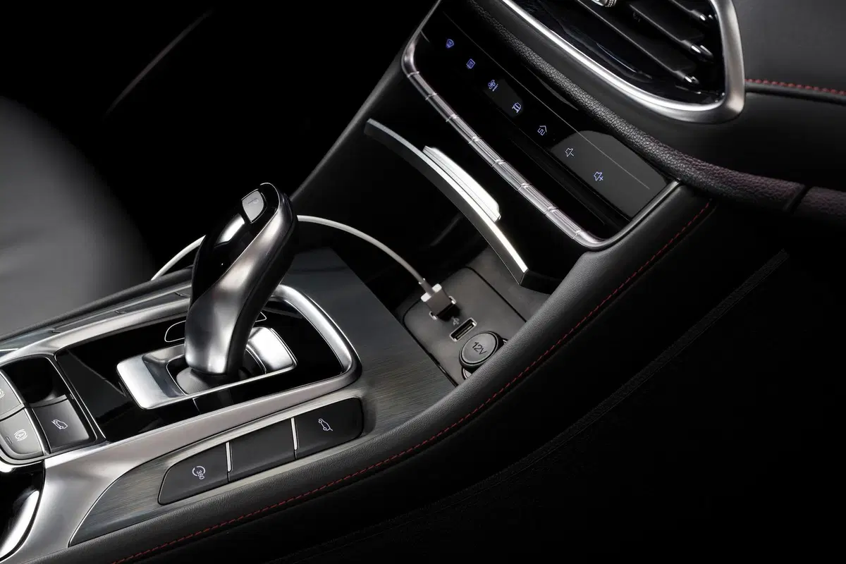 La MG auto rinasce anche in Italia: ecco il Crossover Plugin EHS con il 1.5 ibrido [video] (12)