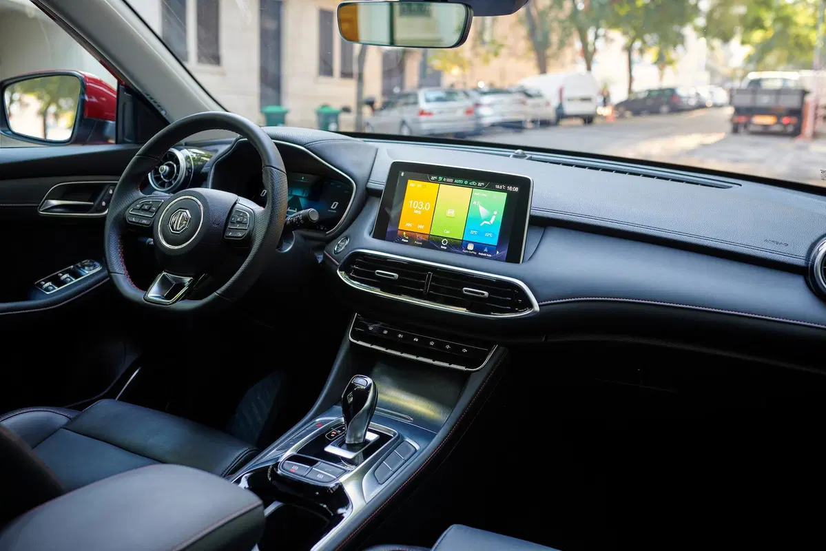 La MG auto rinasce anche in Italia: ecco il Crossover Plugin EHS con il 1.5 ibrido [video] (13)