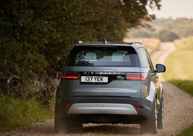 Land Rover Discovery (2016-->>) (5)