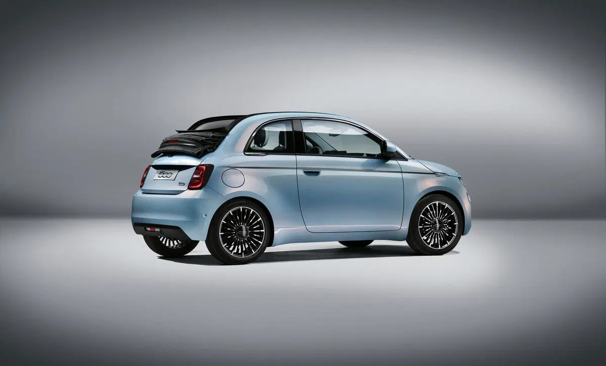 Fiat 500 Cabrio 2020  (2)