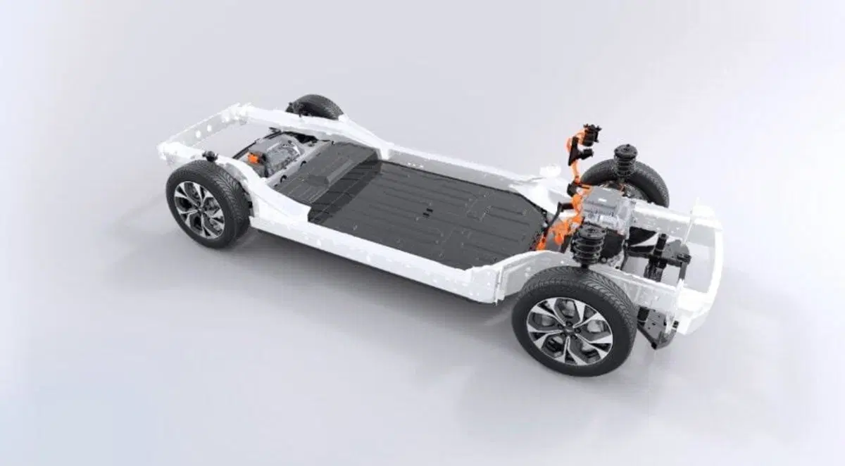 Ford Mustang Mach-E arriva sul listino prezzi Italia, Grinta con 487CV e autonomia 610Km (5)